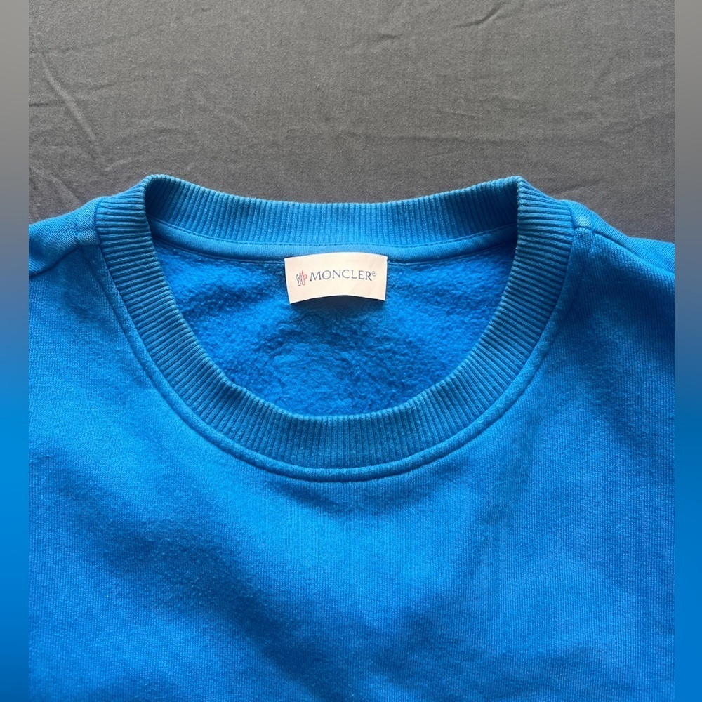 ✨HOST PICK✨
MONCLER CREWNECK SWEATSHIRT
Garment code:
33867436NXIV - Picture 8 of 14